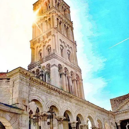 Apartment Ante Split