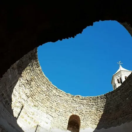 شقة Ante سبليت