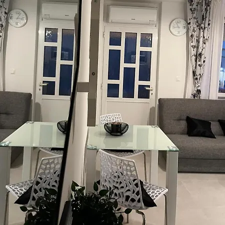 Ante Apartment Split